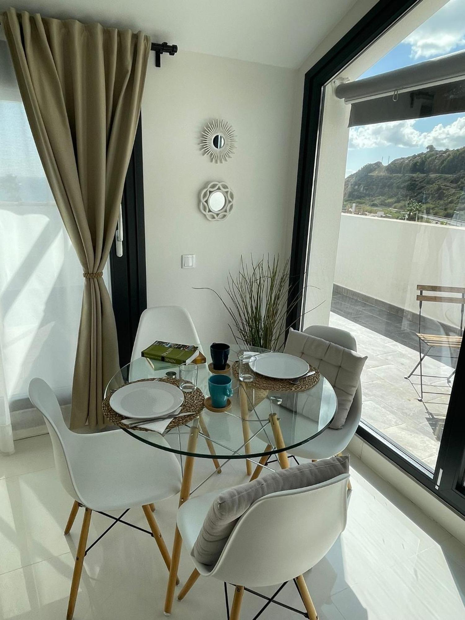 Apartamento Precioso ático, nuevo, a 50m de la playa, Manilva Exterior foto